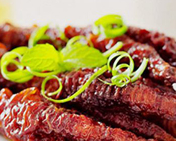 可以吮著吃的虎皮雞爪，連骨頭都是酥的